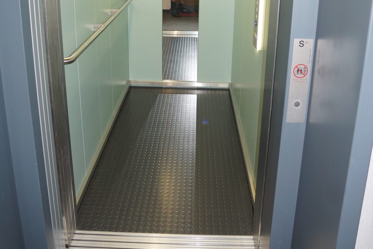 Fahrstuhl in der Ferienwohnung Walser Liebe