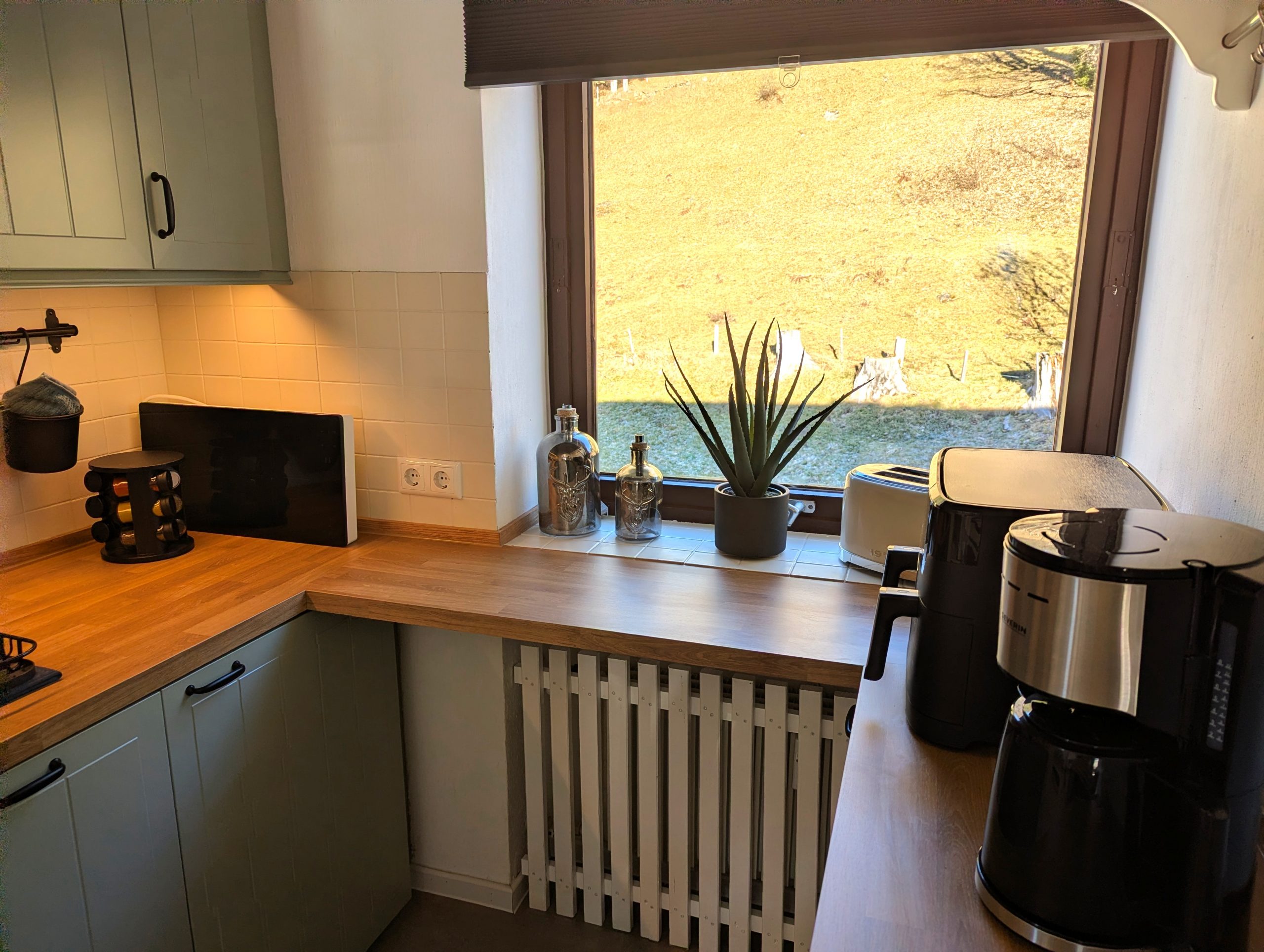 PXL_20251210_095648553 (002) PXL_20251210_095648553 (002)